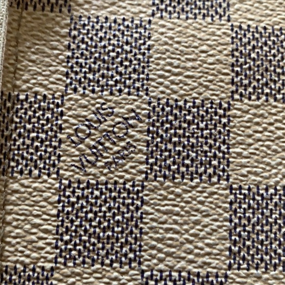 Used Louis Vuitton Damier Azur Zippy Wallet - Picture 5 of 8